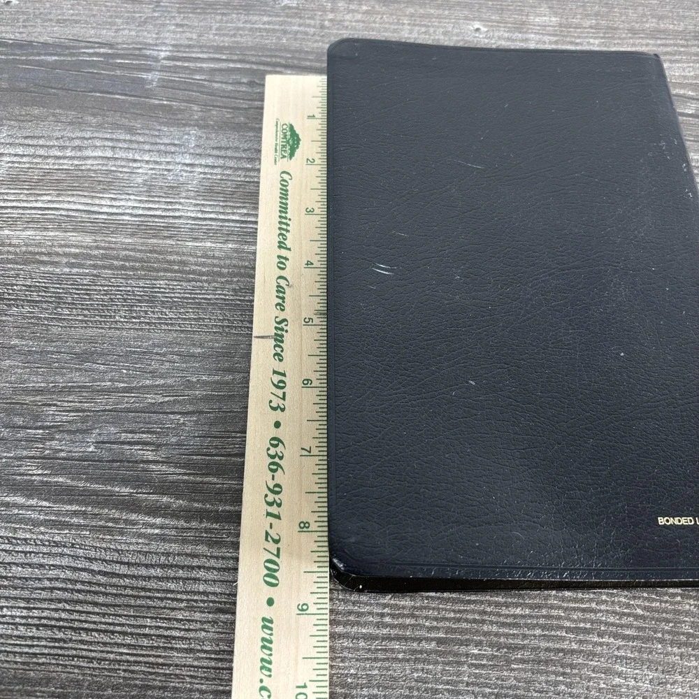 Holy Bible NKJV New King James Version Bonded Leather Black Nelson Thinline